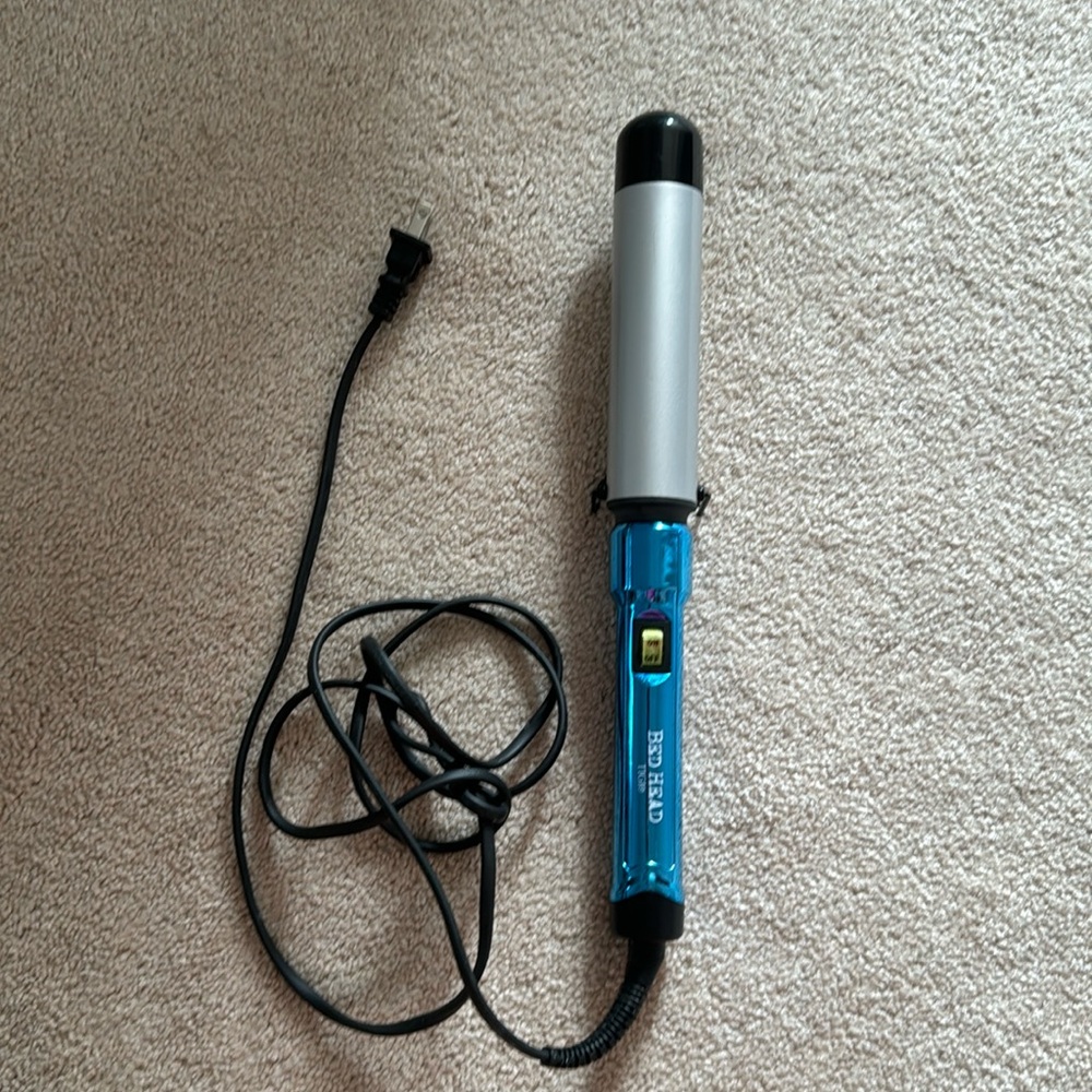 Bed Head by TIGI Curling Wand 1-1/4”